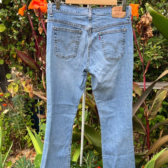 **SOLD**Levi Strauss & Co. Nouveau 515 Bootcut Size 8/Medium - Picture 2 of 5